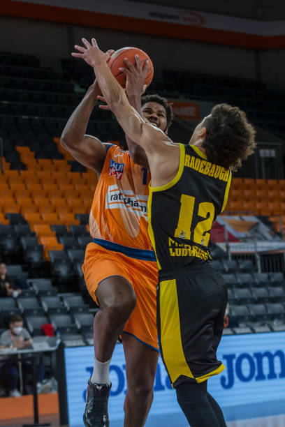 以战术要求 以战术要求